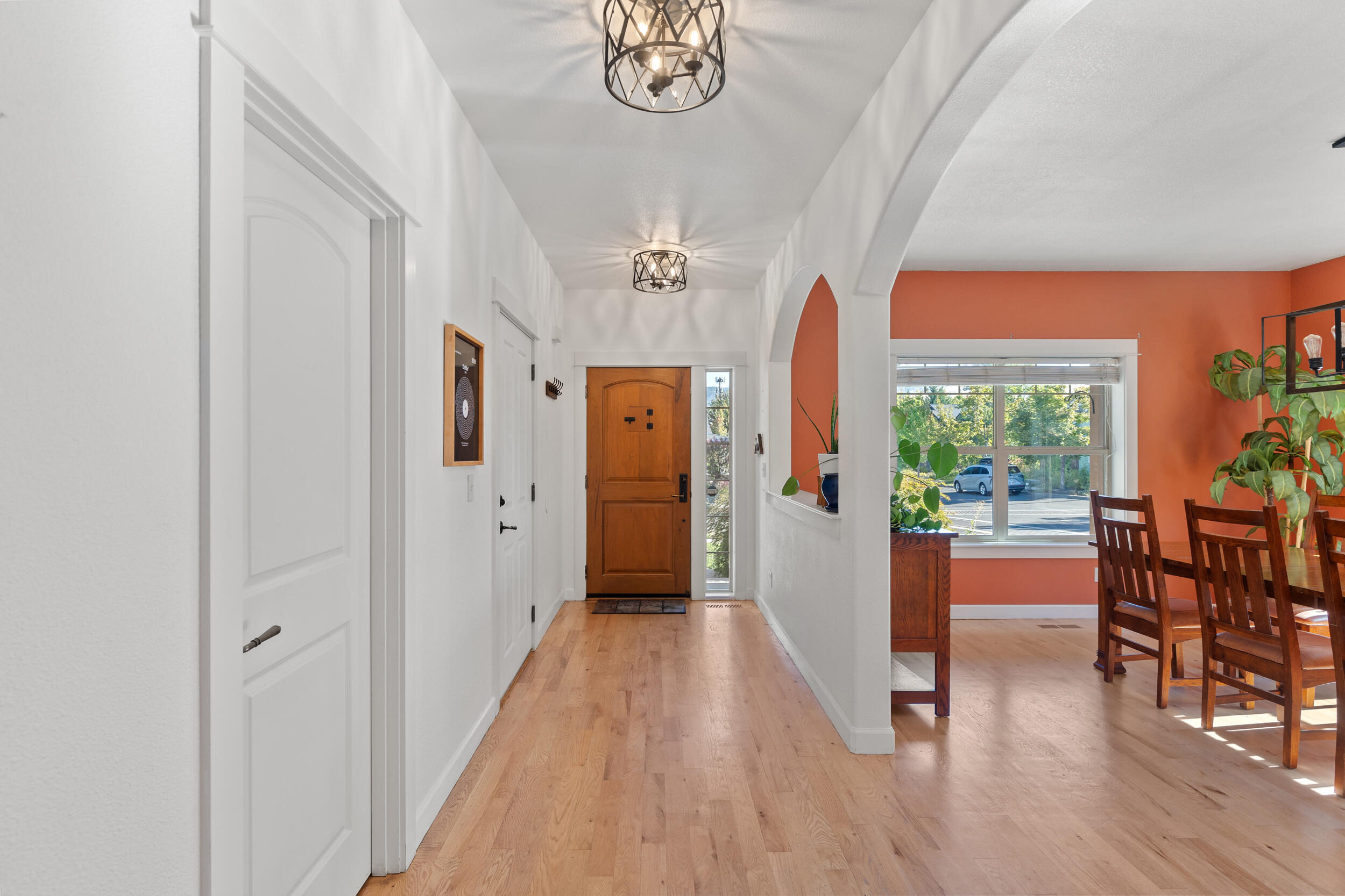 1032 Lithia Way