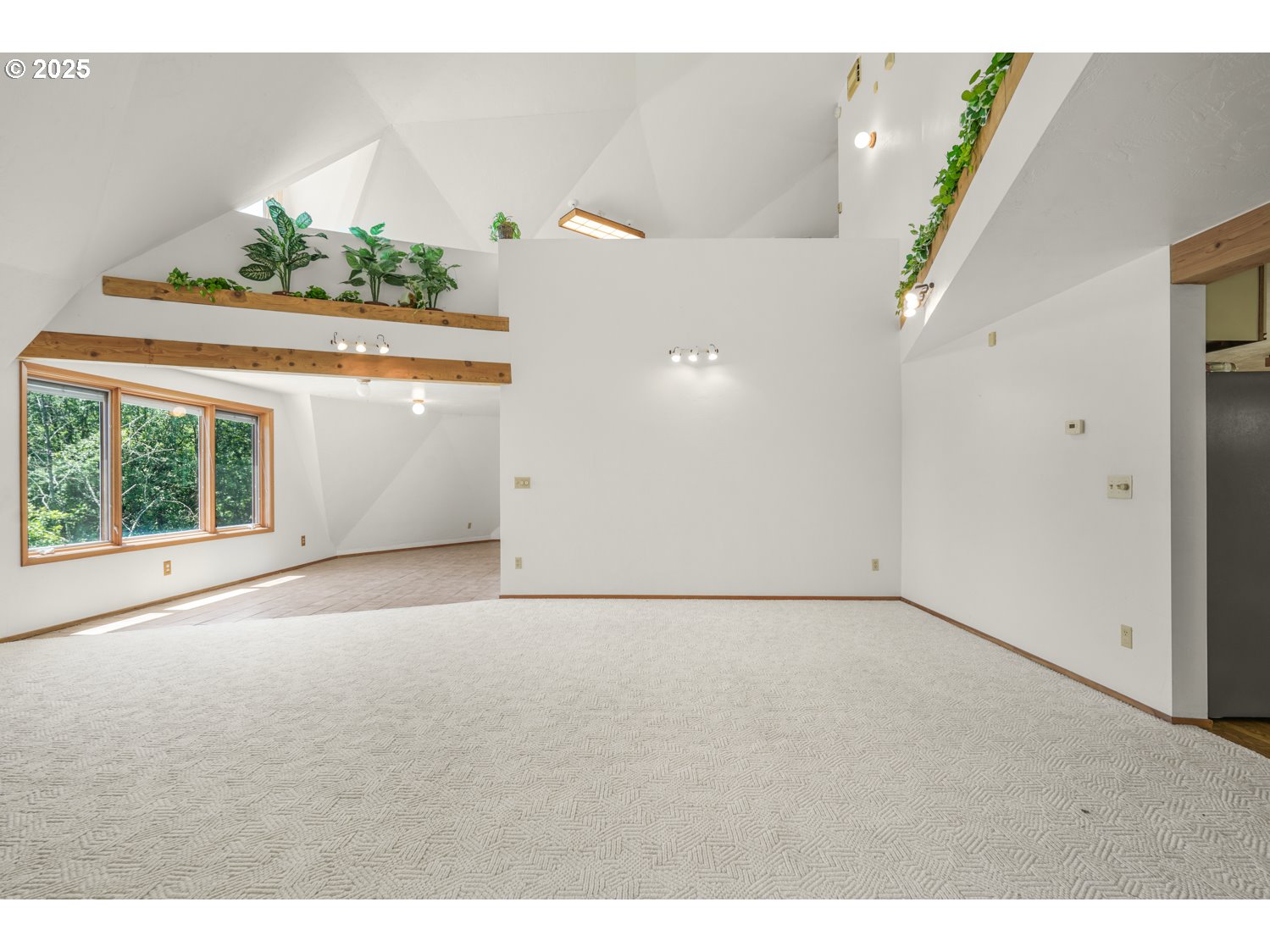 2626 NW 83RD PL, Portland