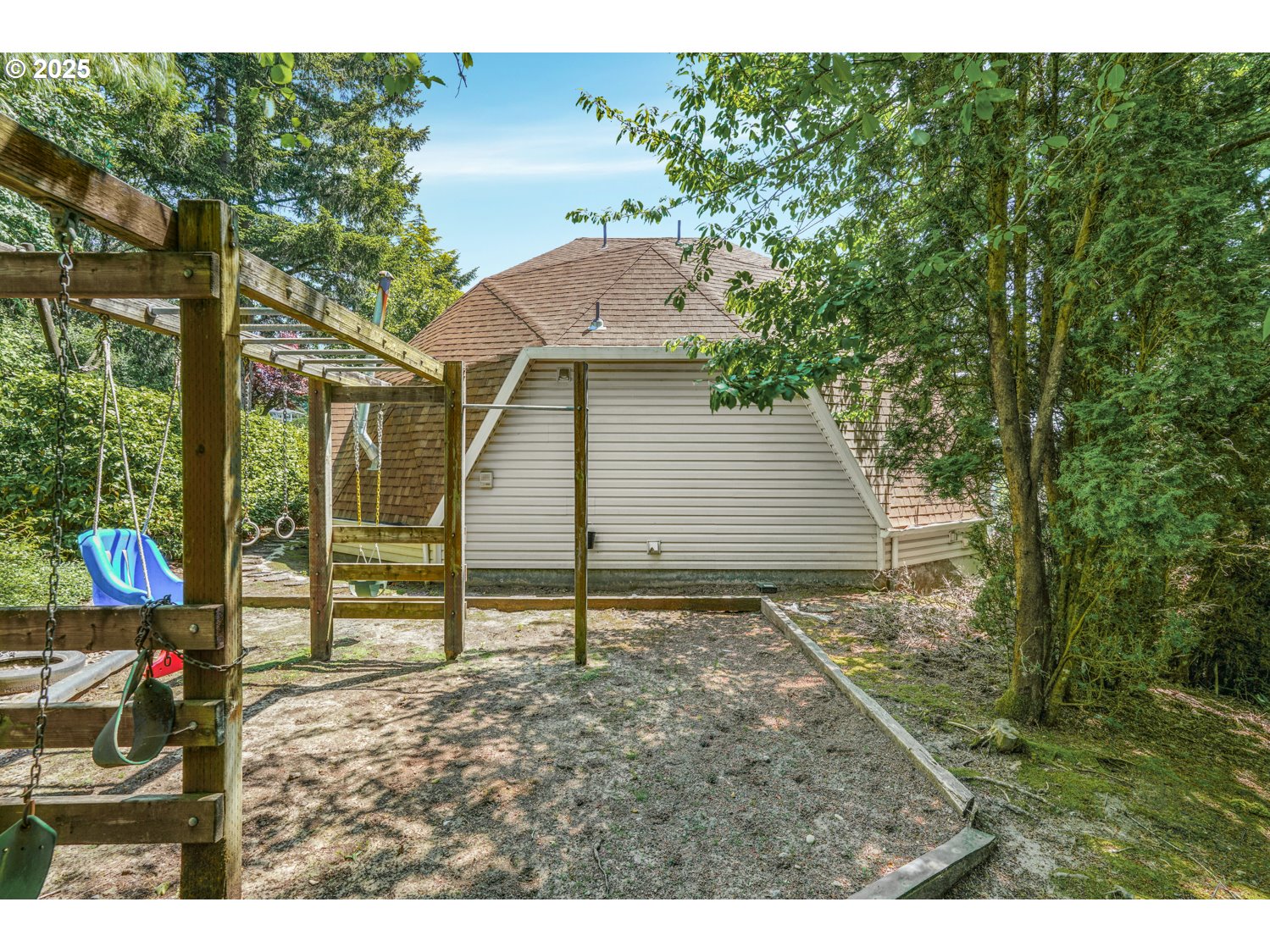 2626 NW 83RD PL, Portland