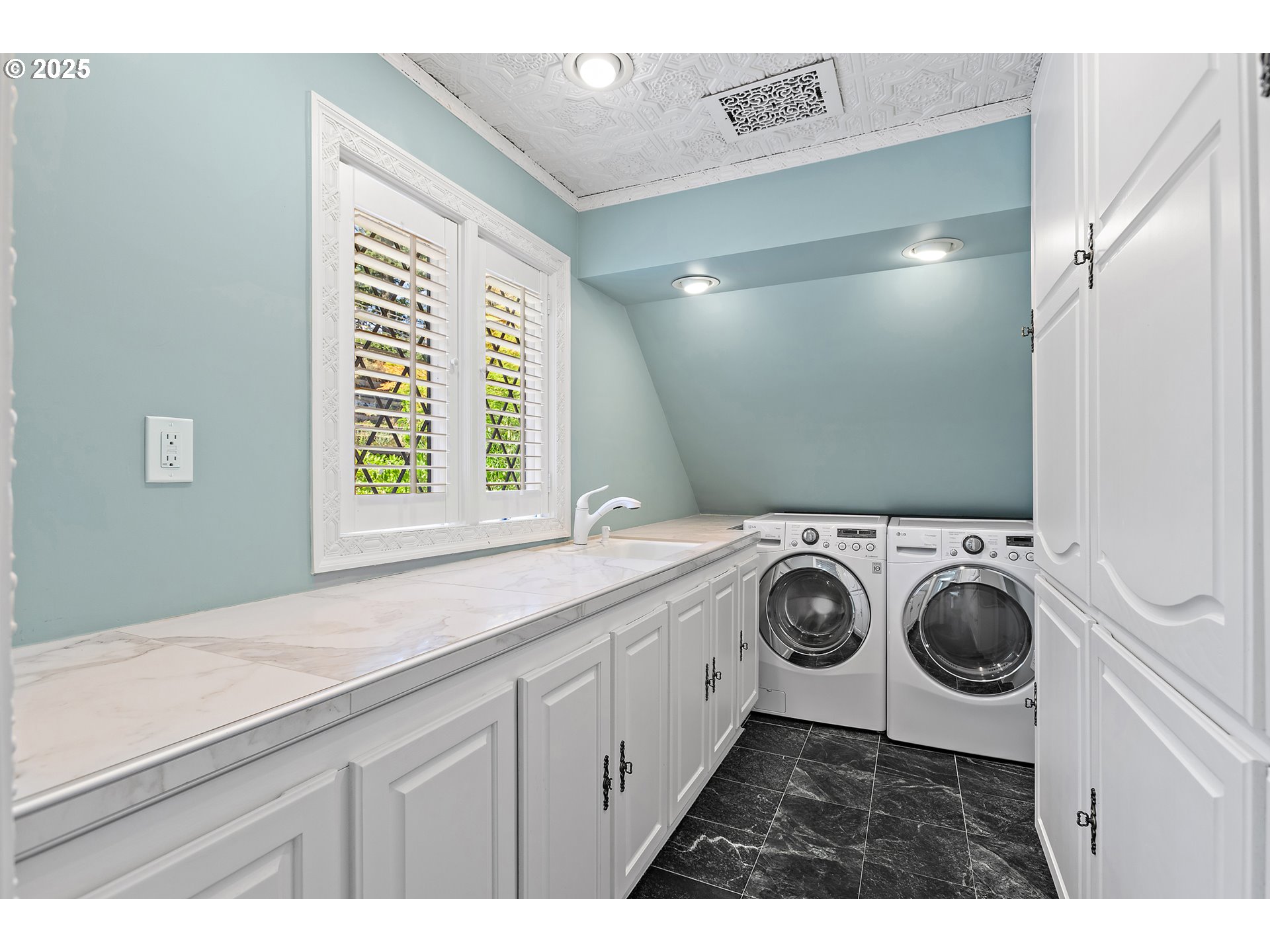 2869 SW CHAMPLAIN DR