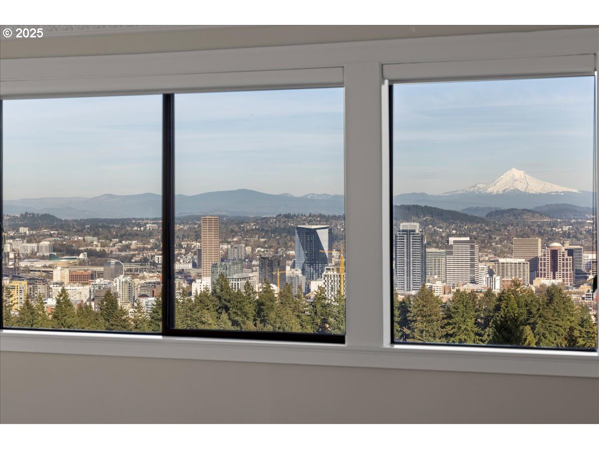 2869 SW CHAMPLAIN DR