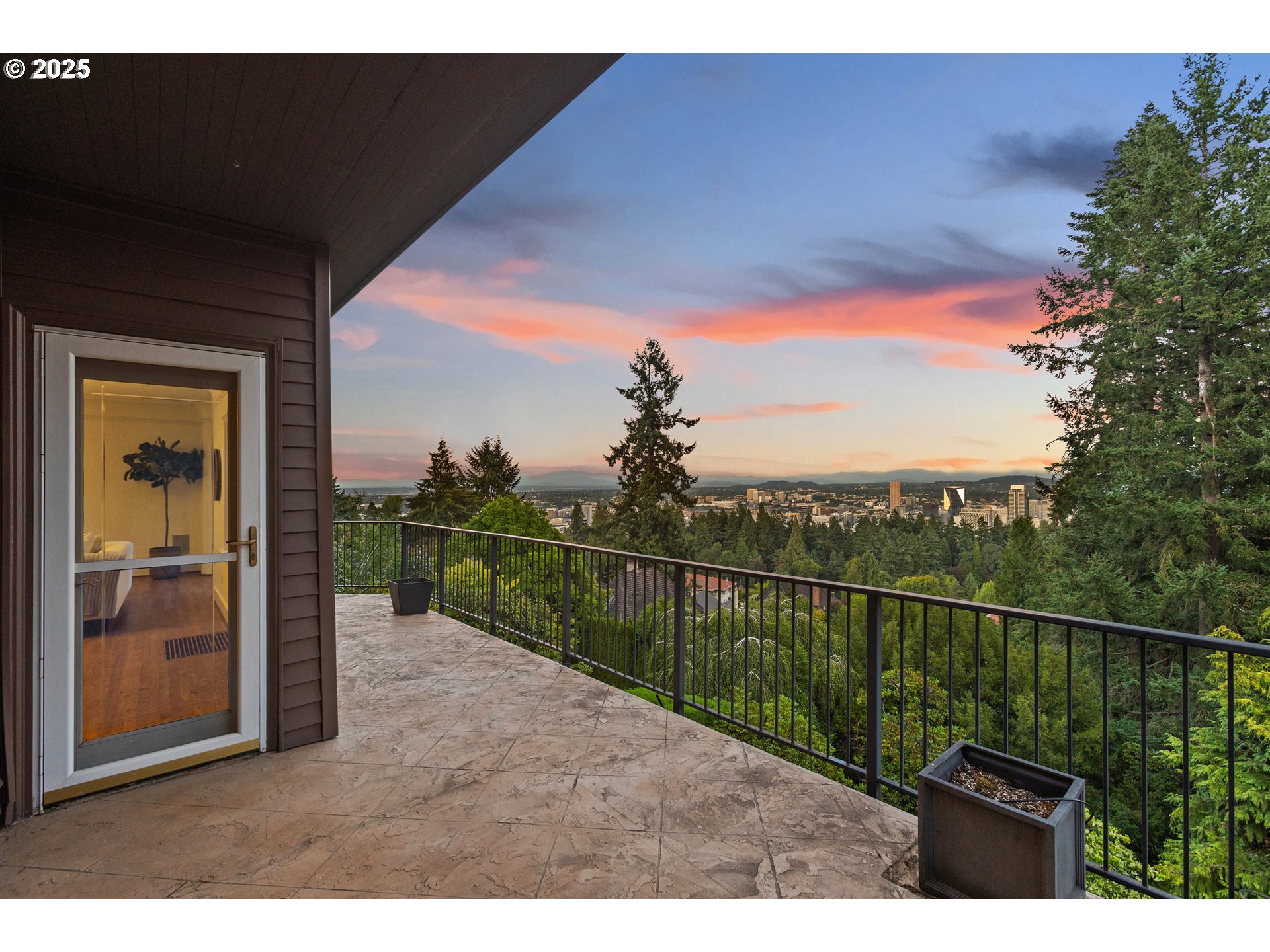 2869 SW CHAMPLAIN DR