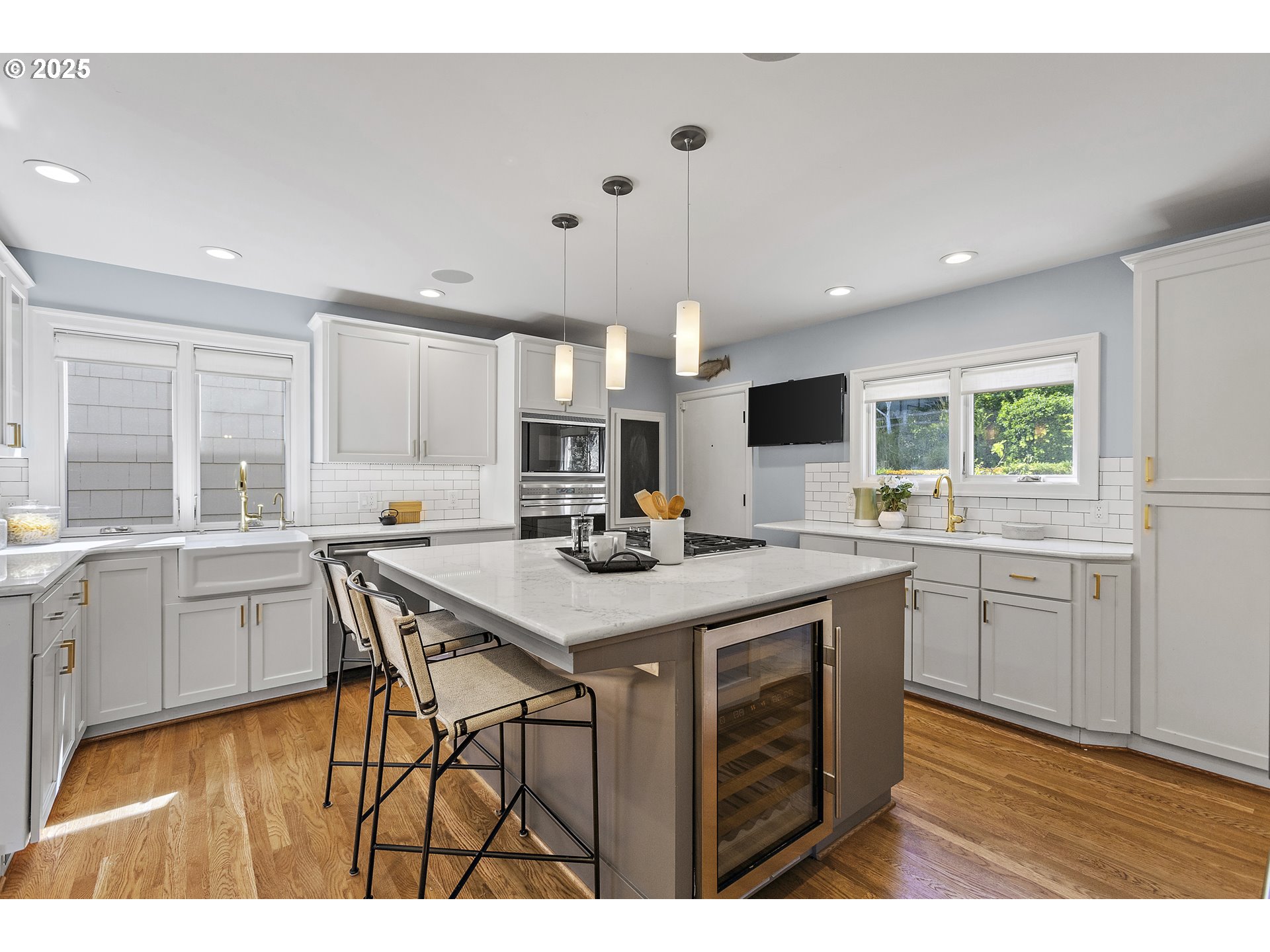 2869 SW CHAMPLAIN DR