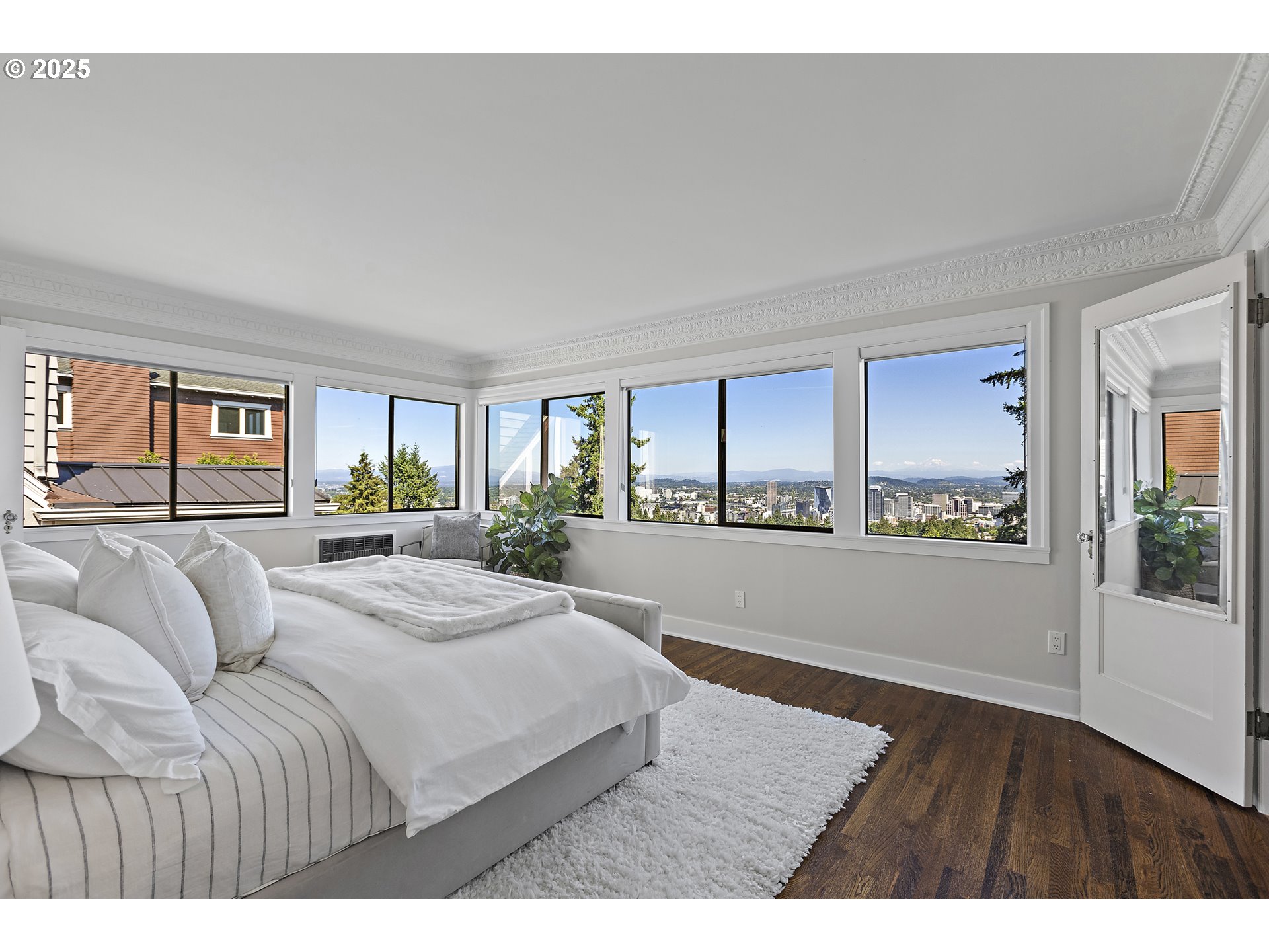 2869 SW CHAMPLAIN DR