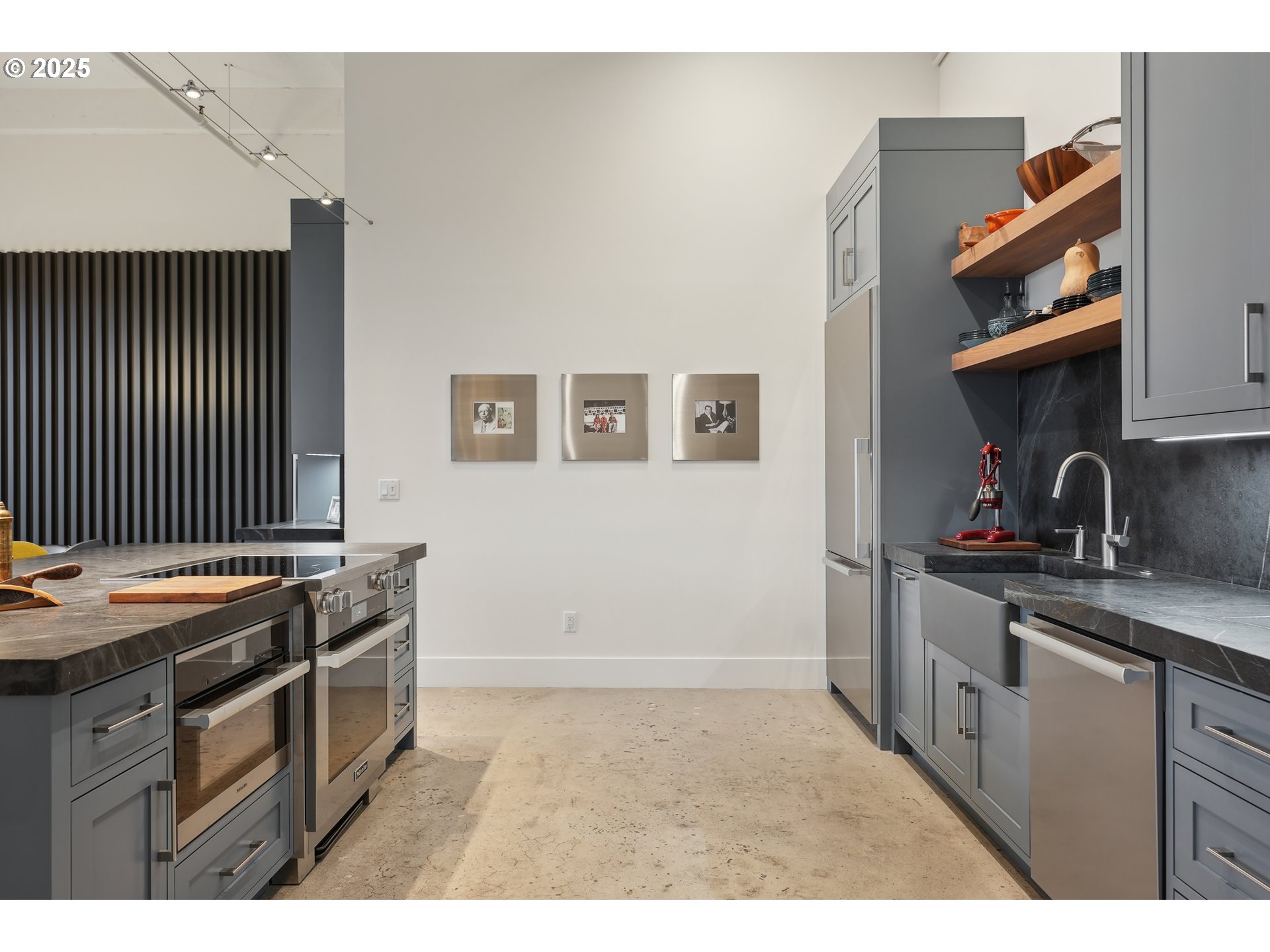 1314 NW IRVING ST 701