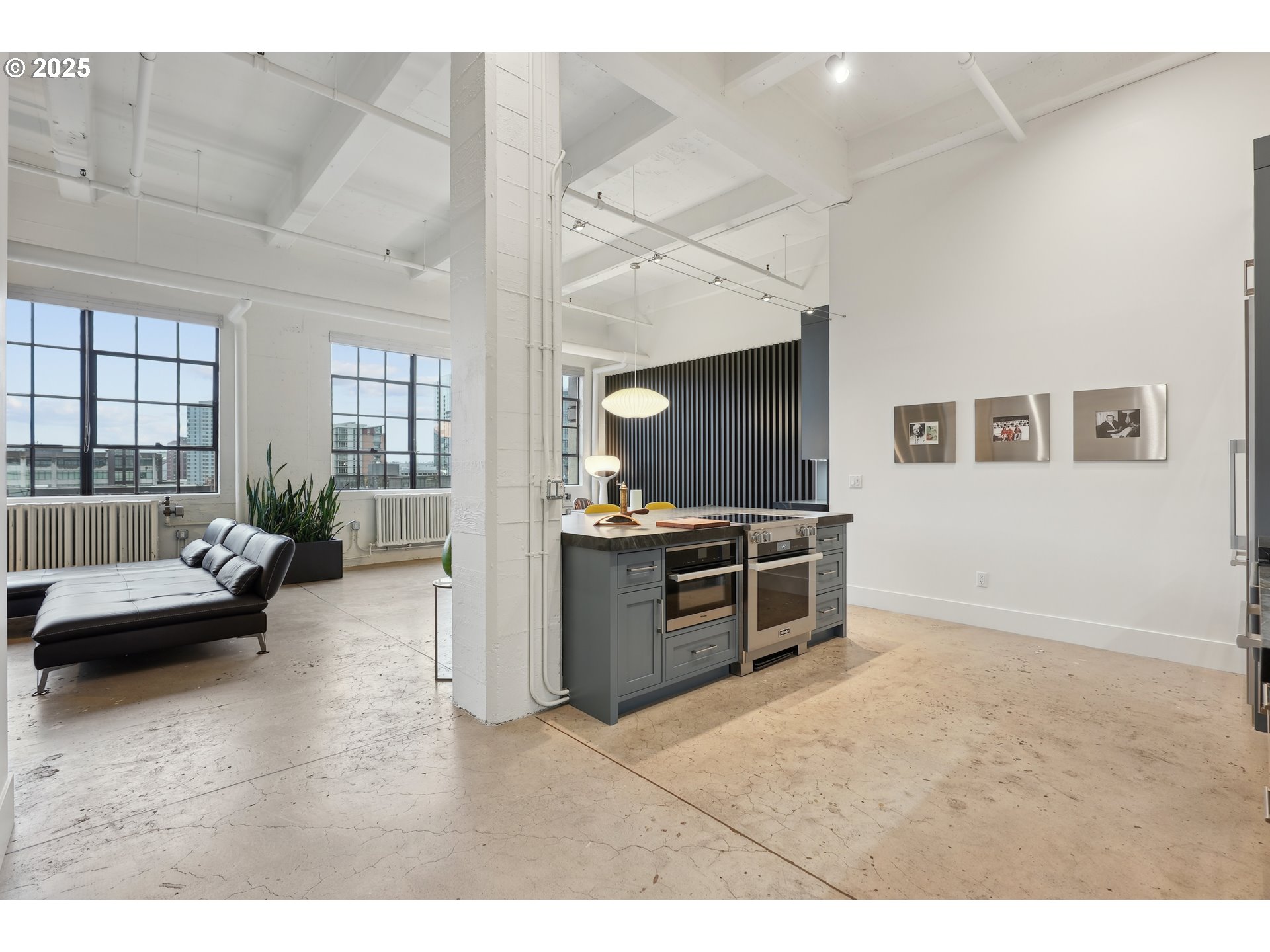 1314 NW IRVING ST 701