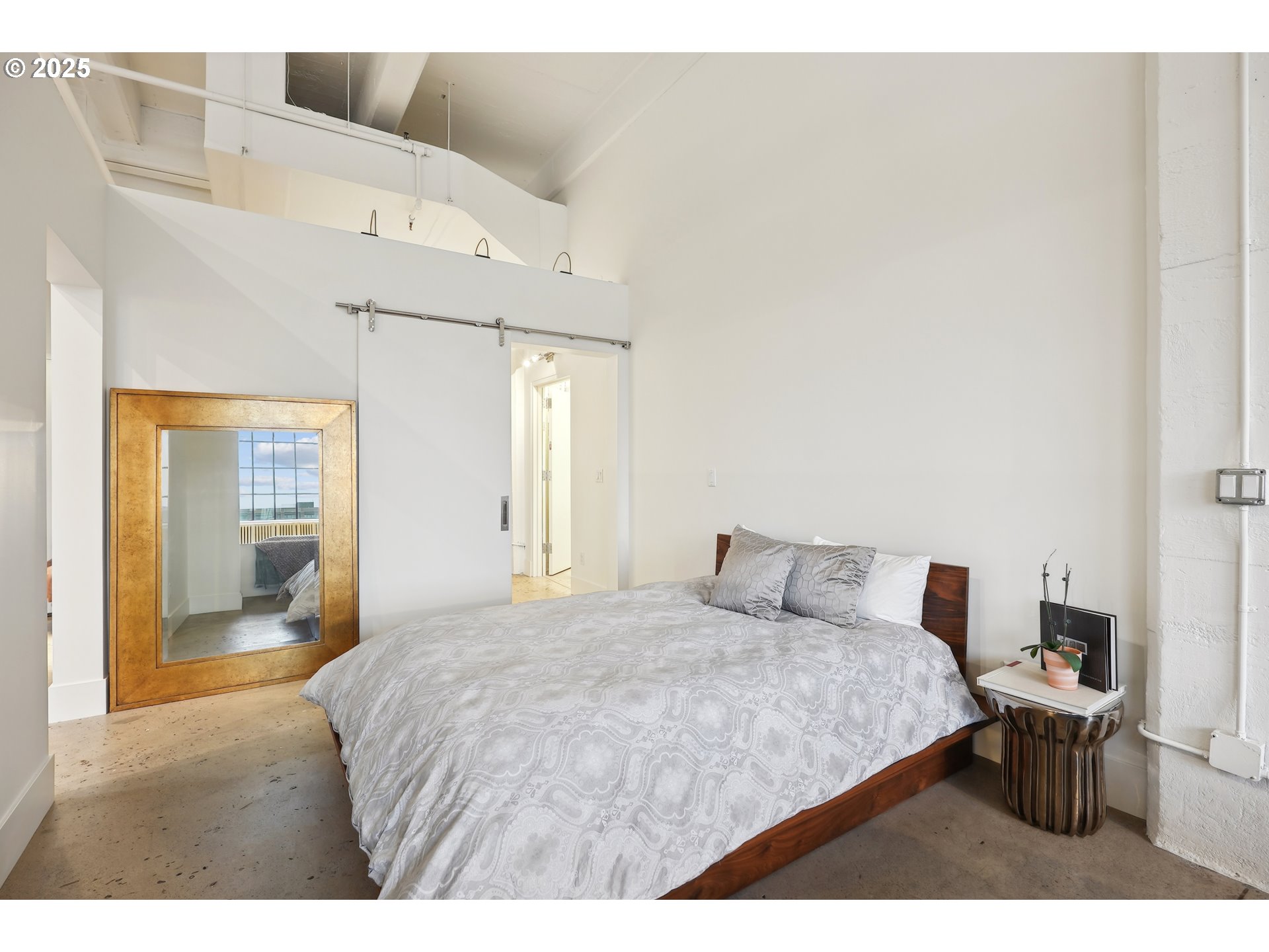 1314 NW IRVING ST 701