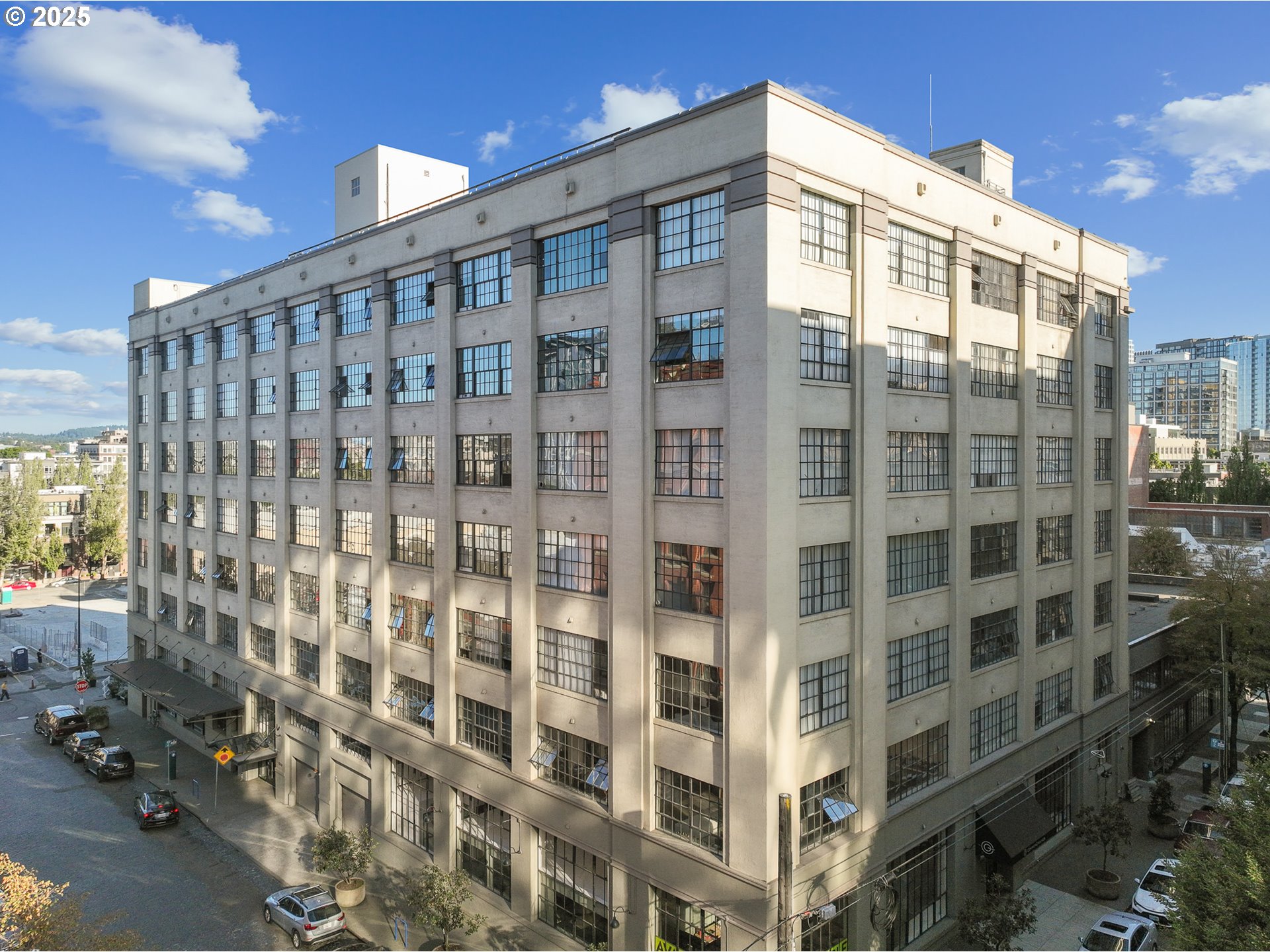 1314 NW IRVING ST 701