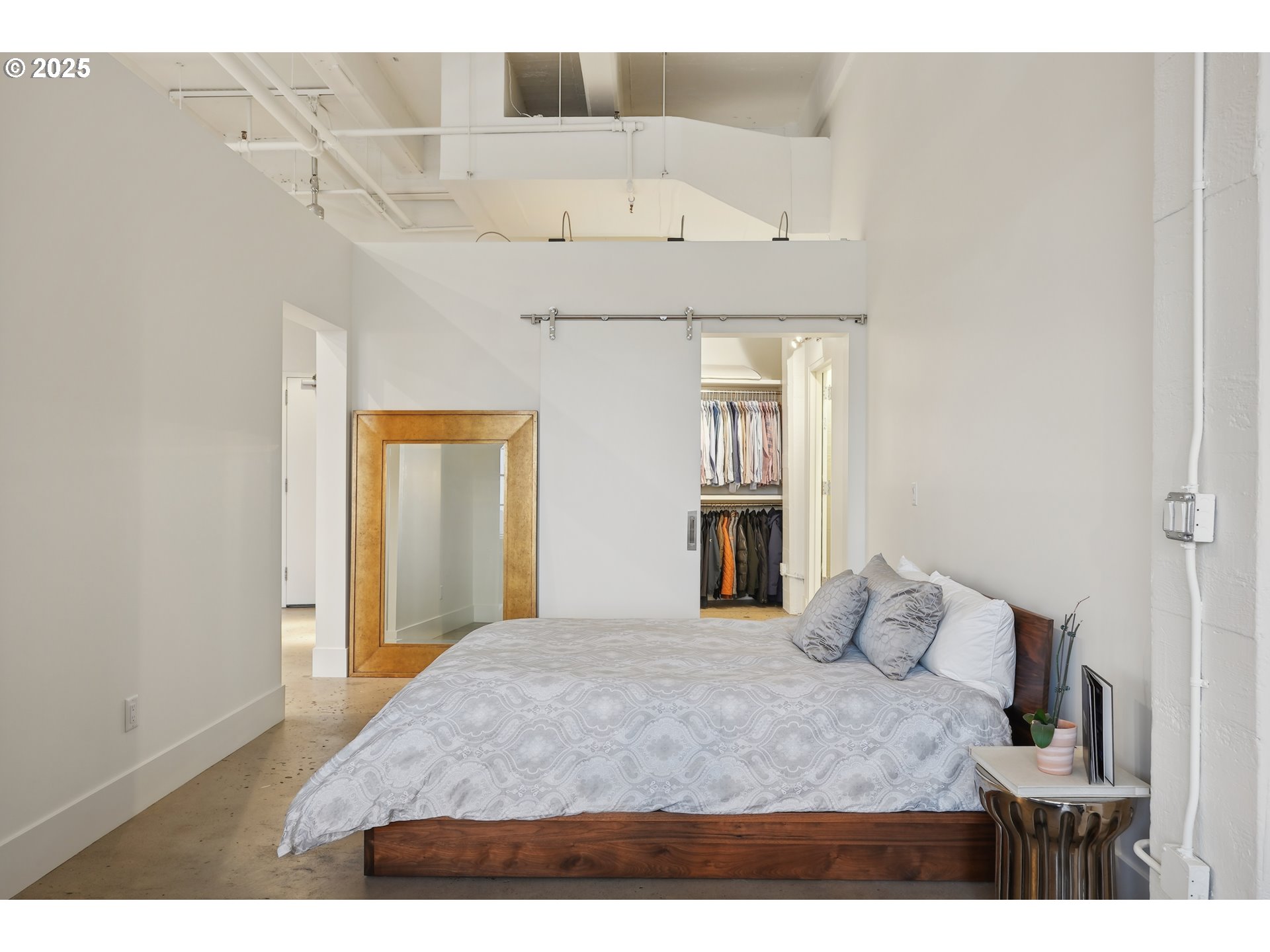 1314 NW IRVING ST 701