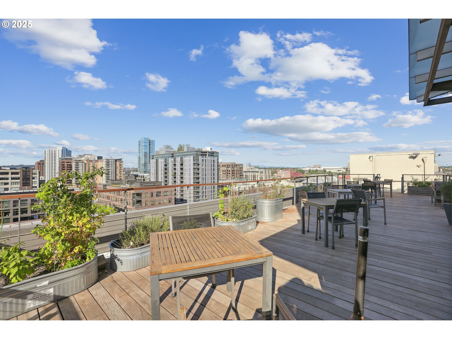 1314 NW IRVING ST 701