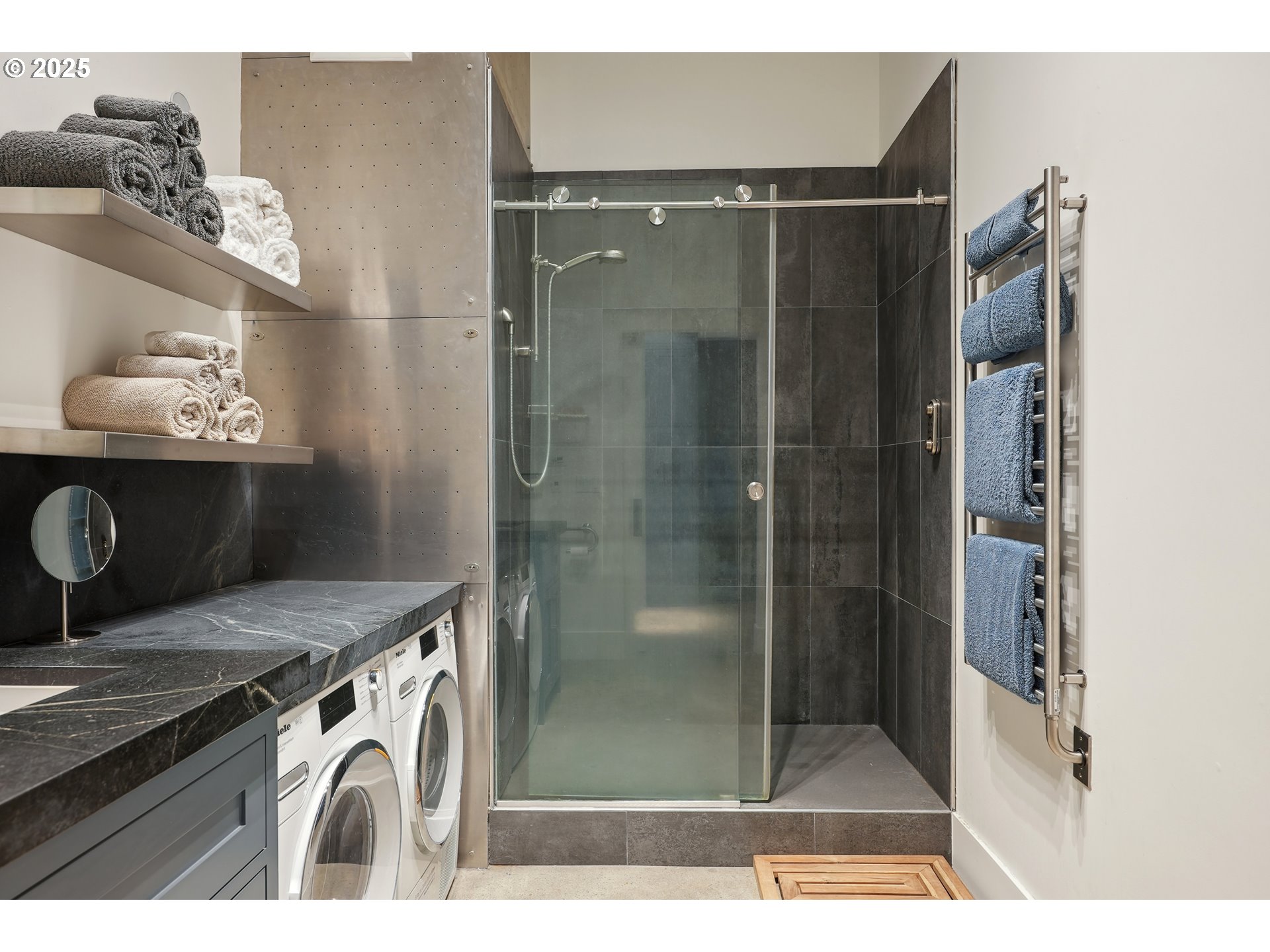 1314 NW IRVING ST 701