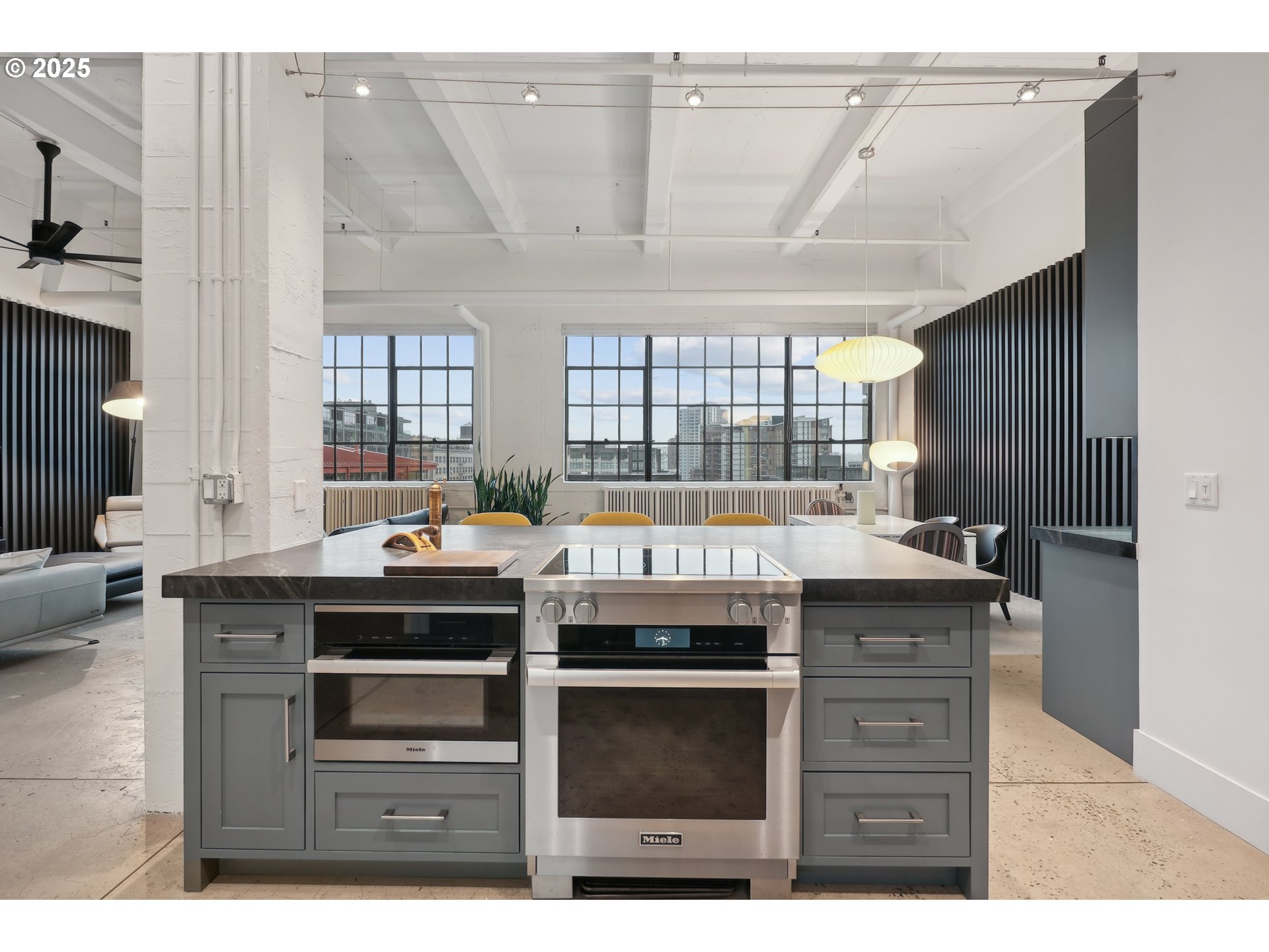 1314 NW IRVING ST 701