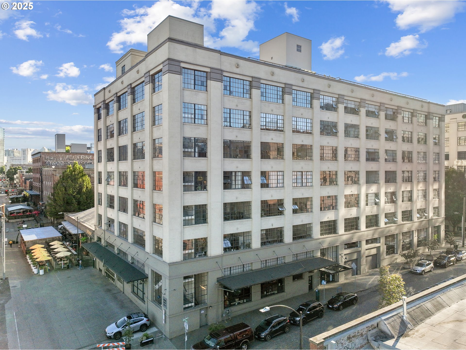 1314 NW IRVING ST 701