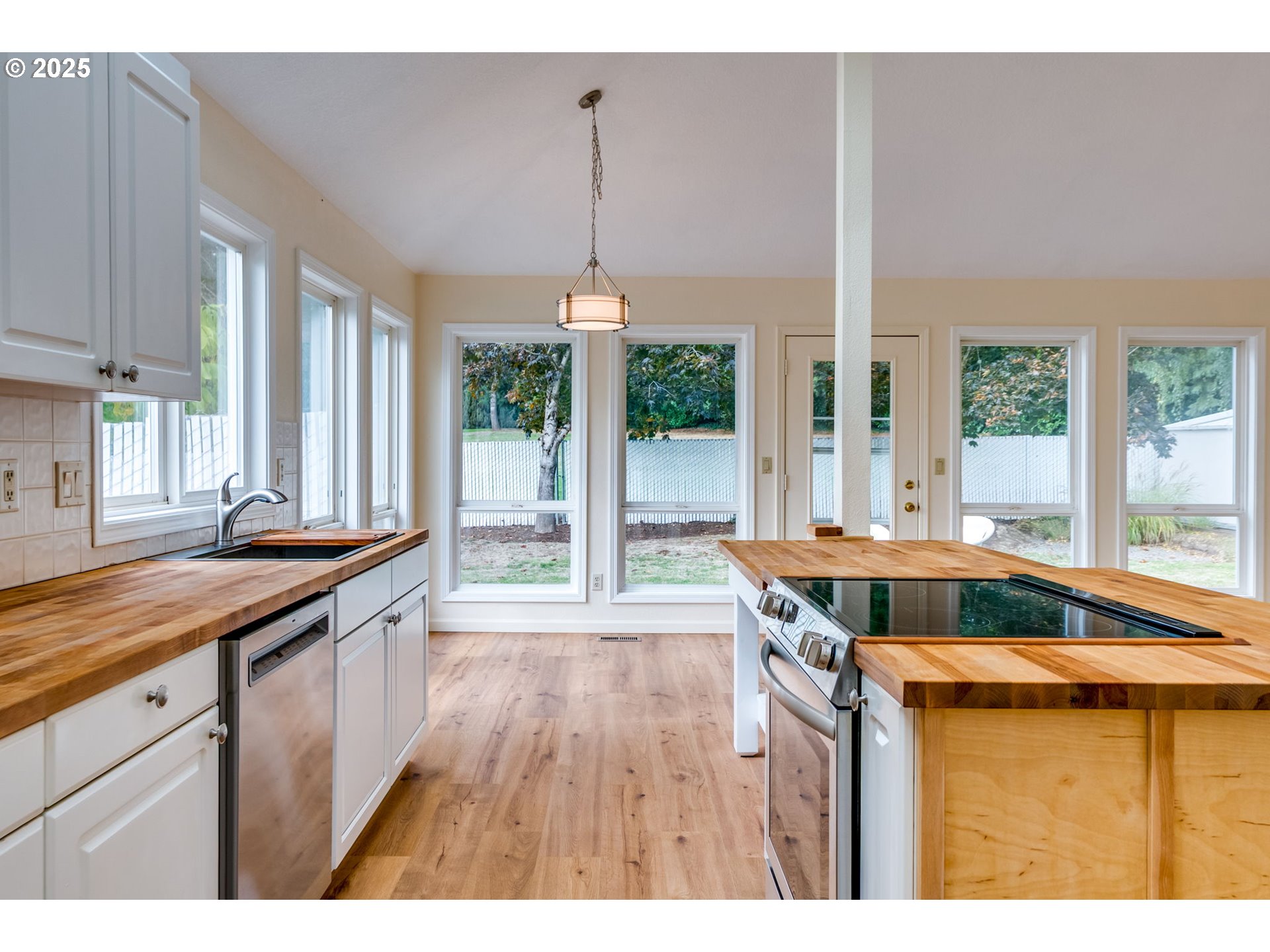 7912 SW SKYHAR CT, Portland