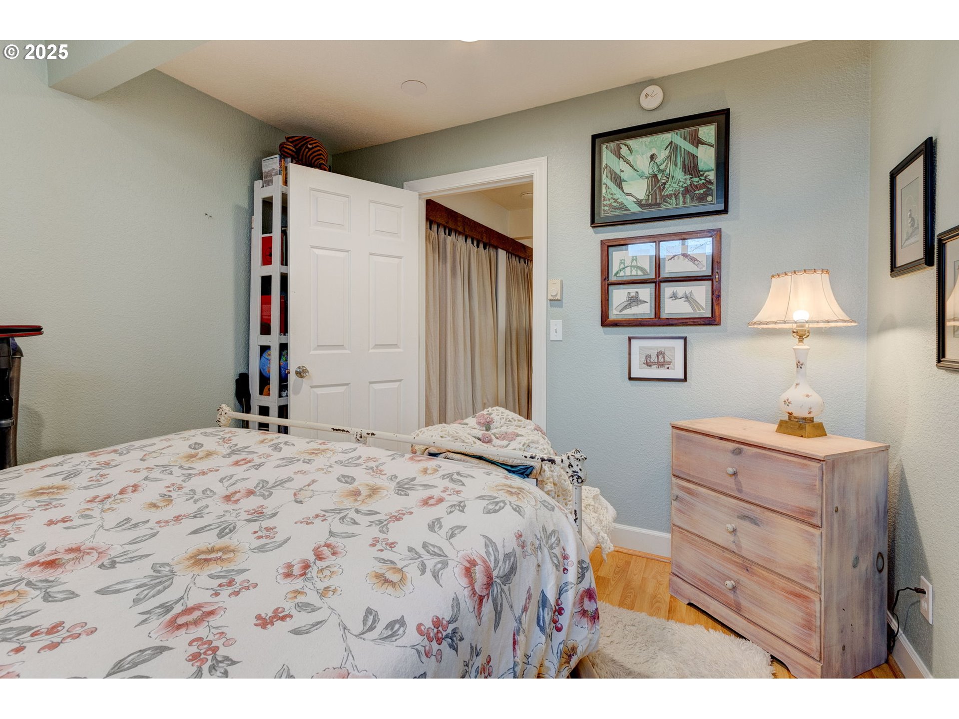 7232 N NEW YORK AVE 1