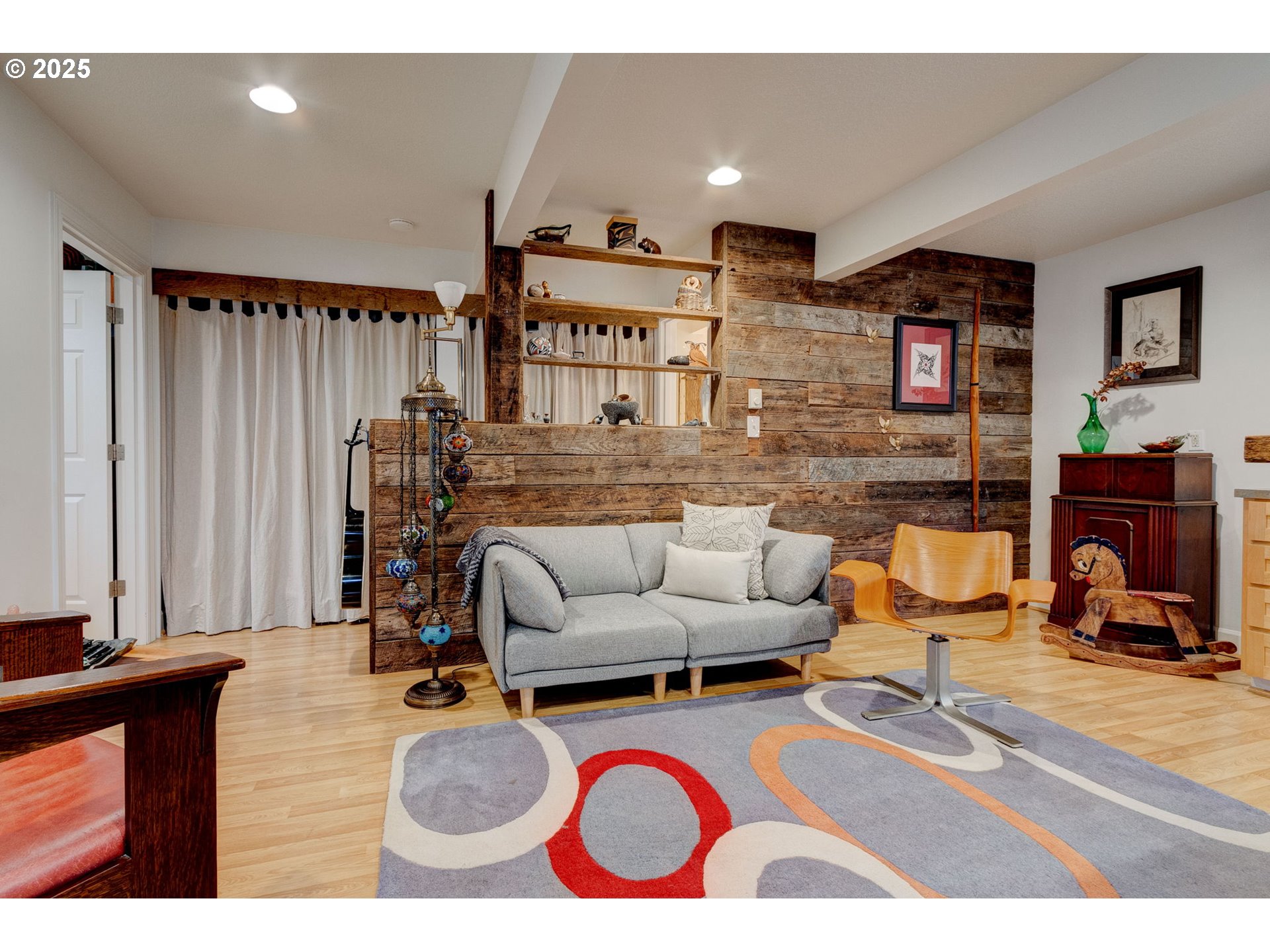 7232 N NEW YORK AVE 1