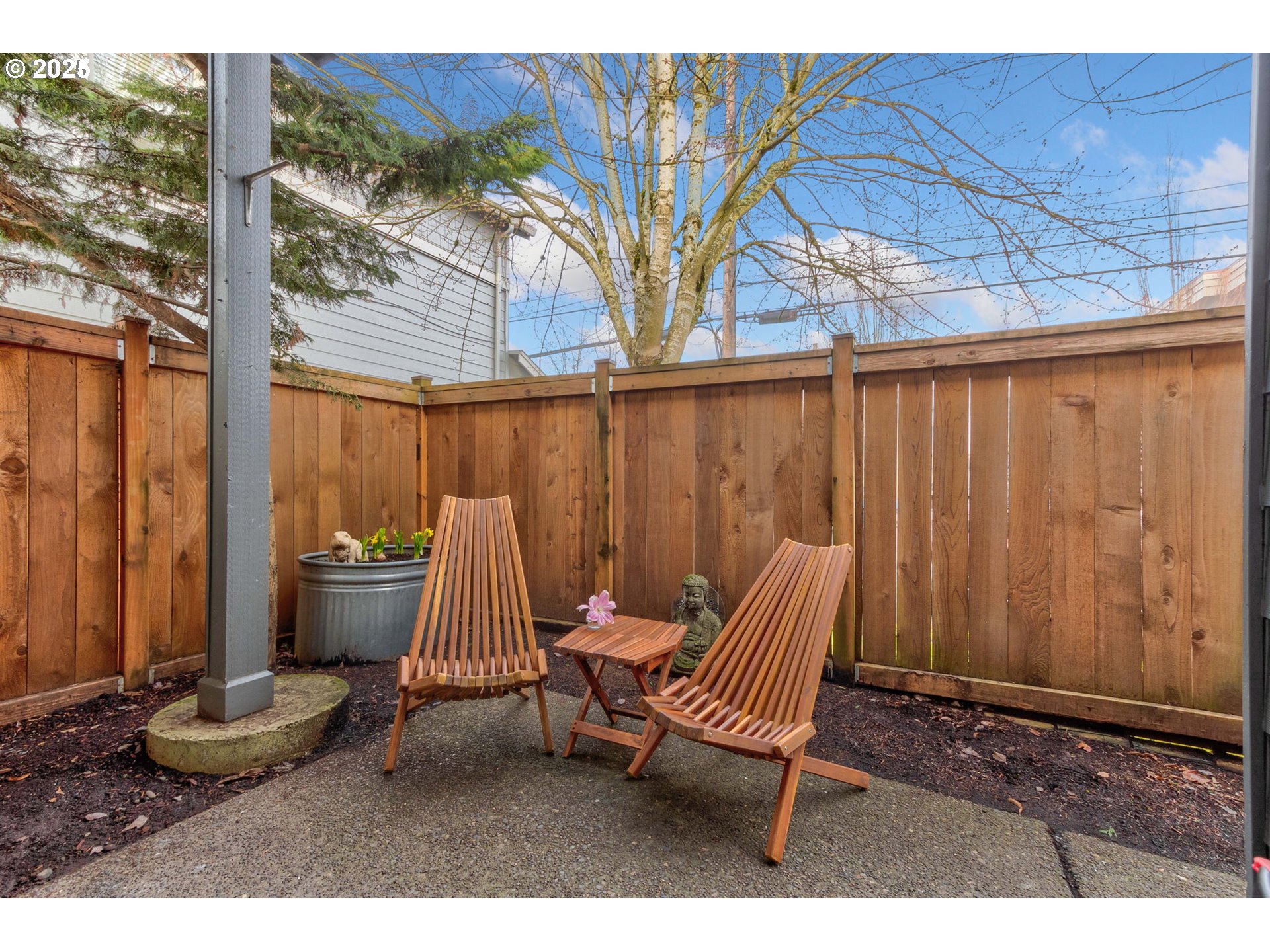 7232 N NEW YORK AVE 1