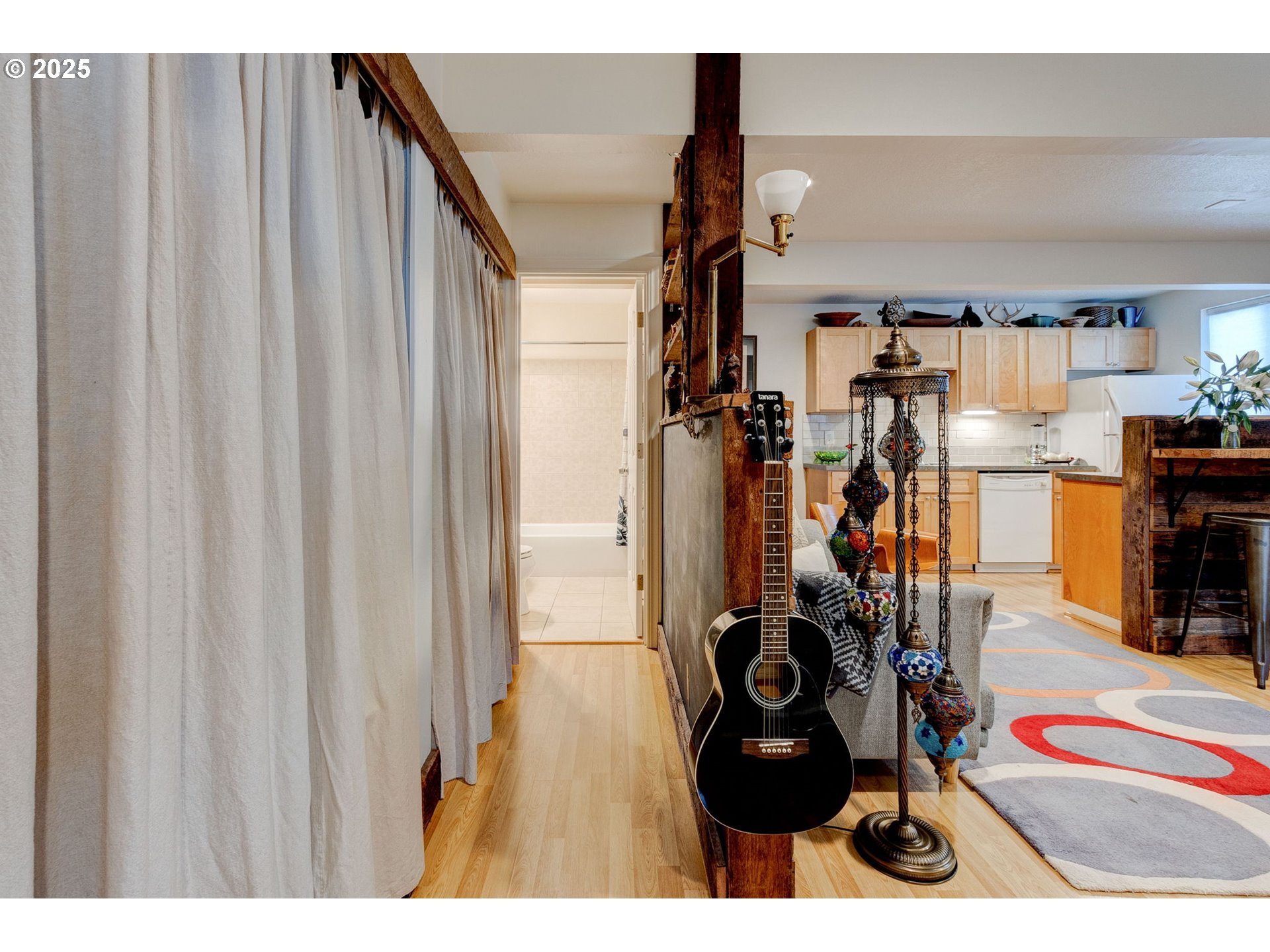 7232 N NEW YORK AVE 1