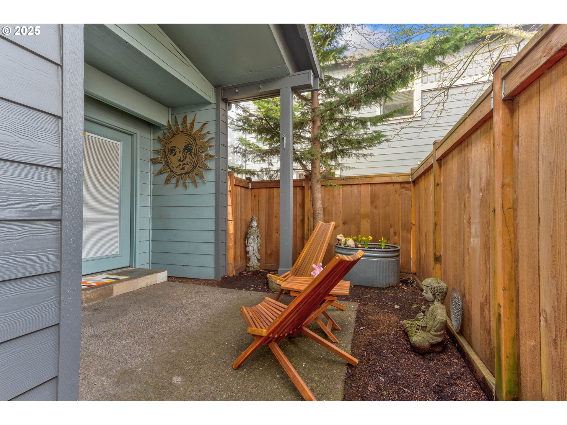 7232 N NEW YORK AVE 1