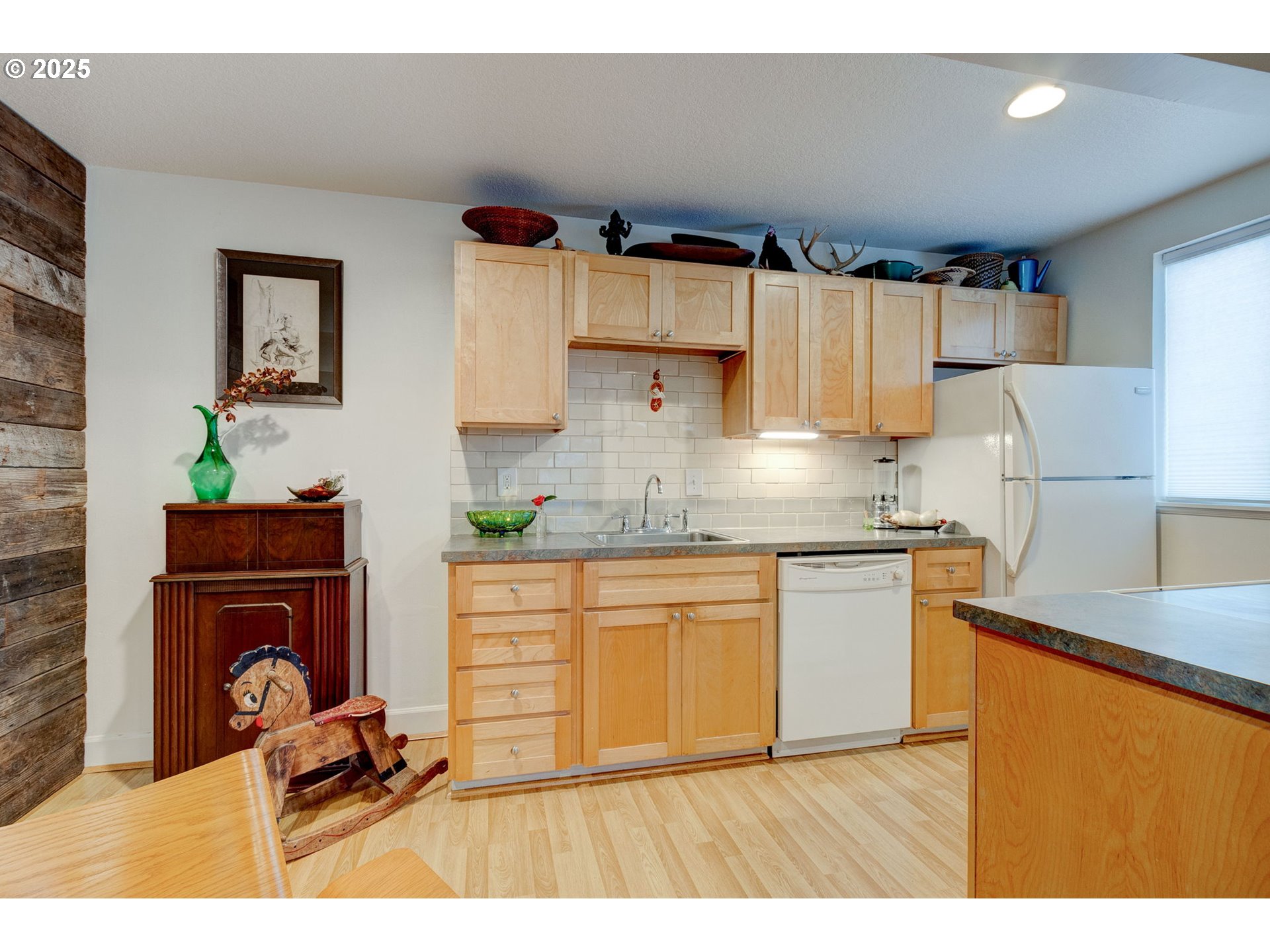 7232 N NEW YORK AVE 1