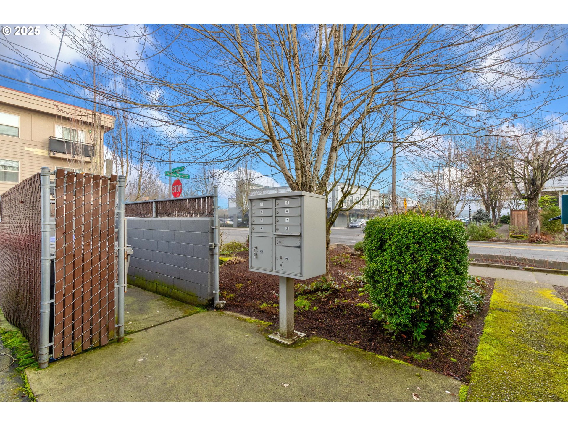 7232 N NEW YORK AVE 1