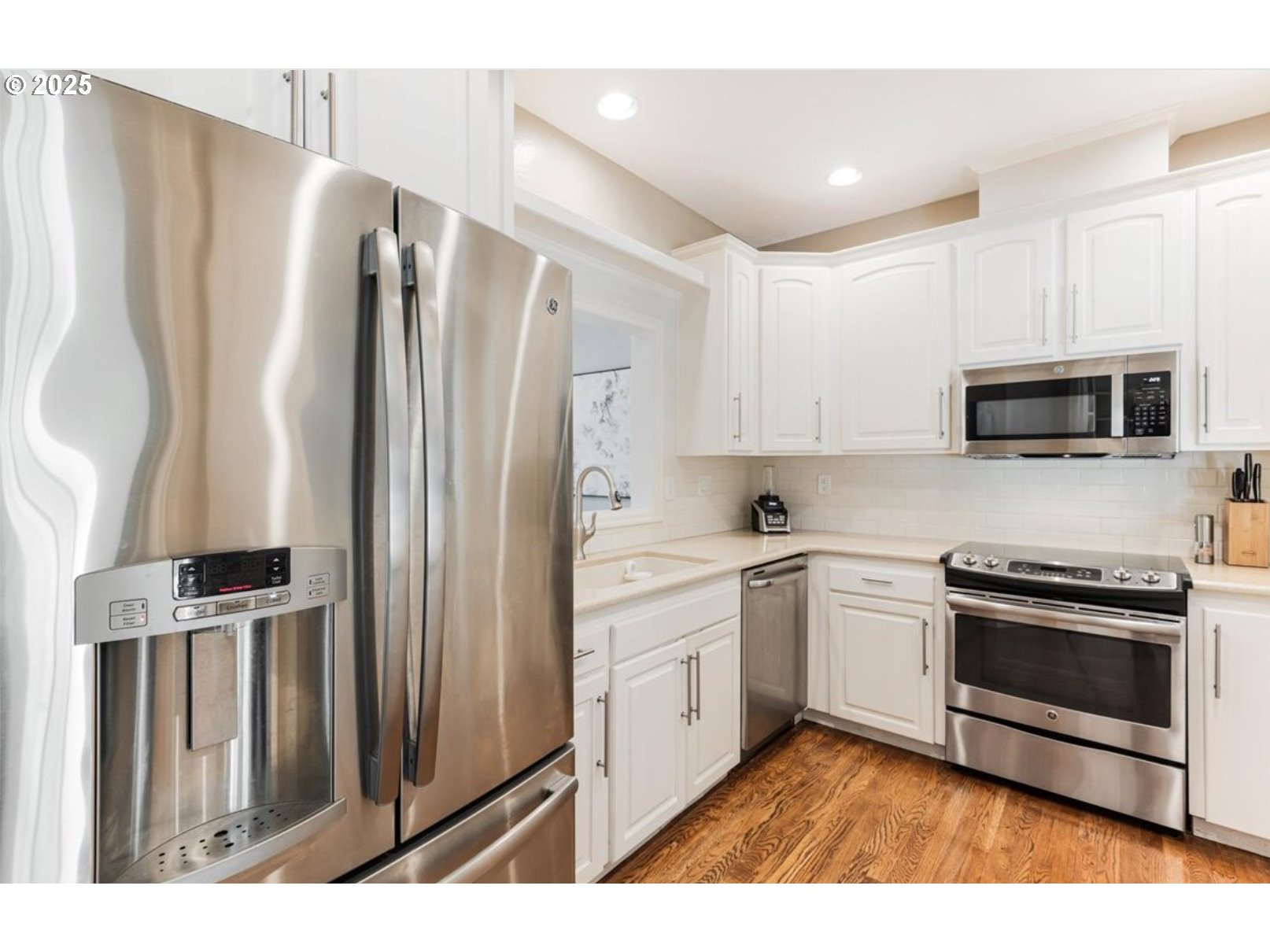 1915 NW YORKSHIRE LN, Portland