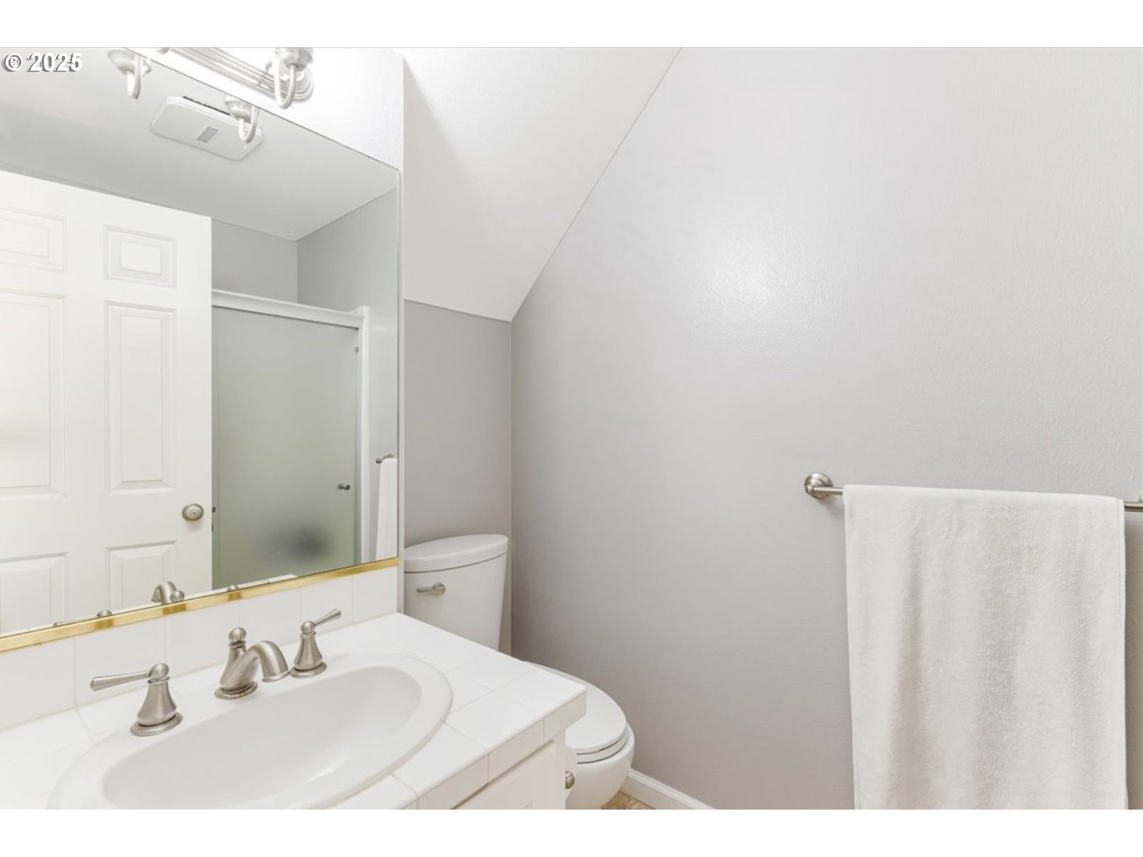 1915 NW YORKSHIRE LN, Portland