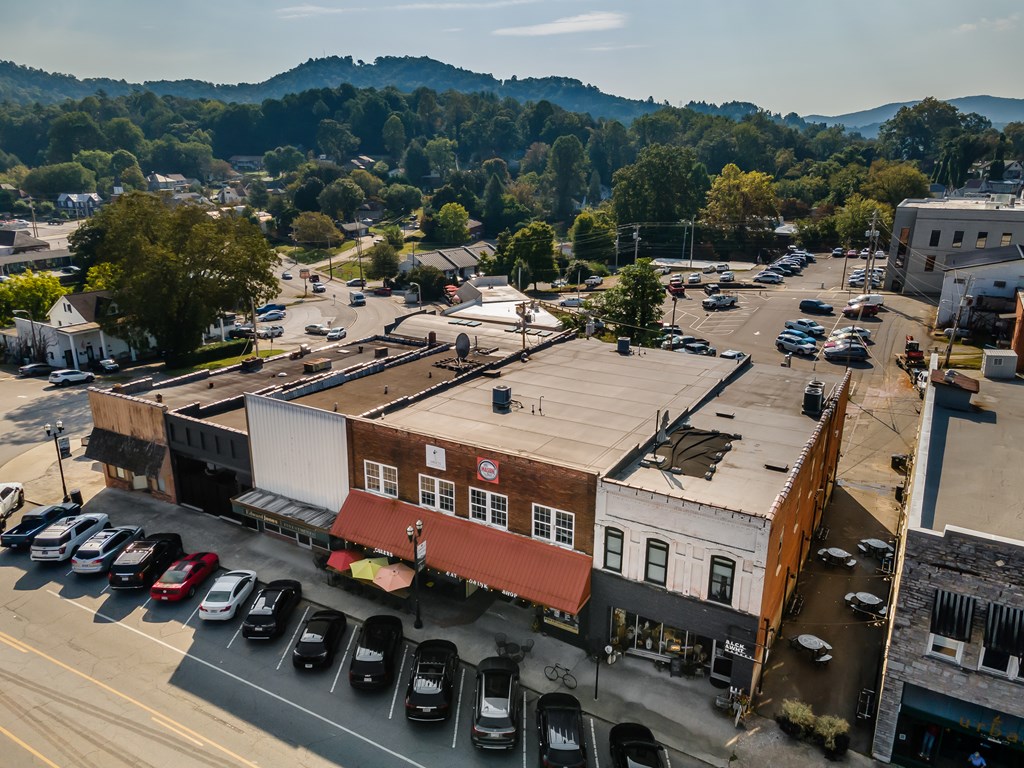 40 Valley River Avenue