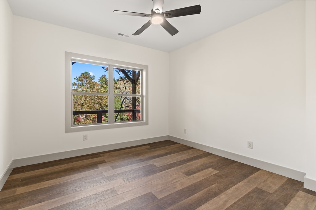 390 Fiddlers Way, Brasstown