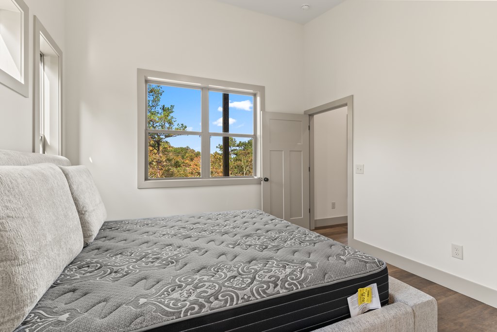 390 Fiddlers Way, Brasstown