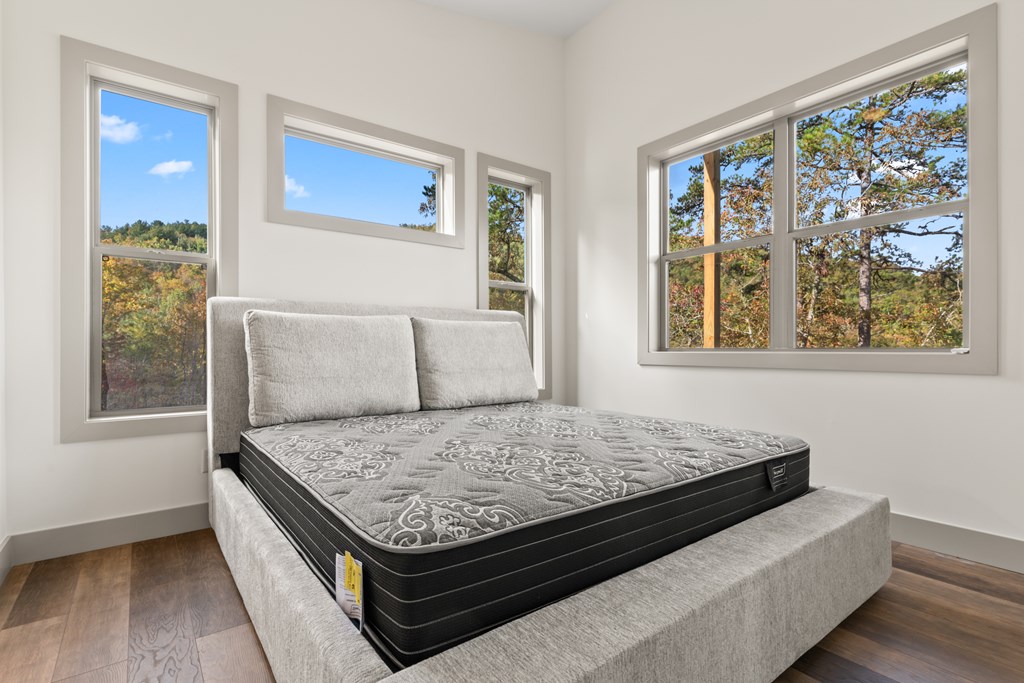 390 Fiddlers Way, Brasstown