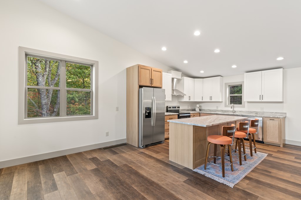 390 Fiddlers Way, Brasstown