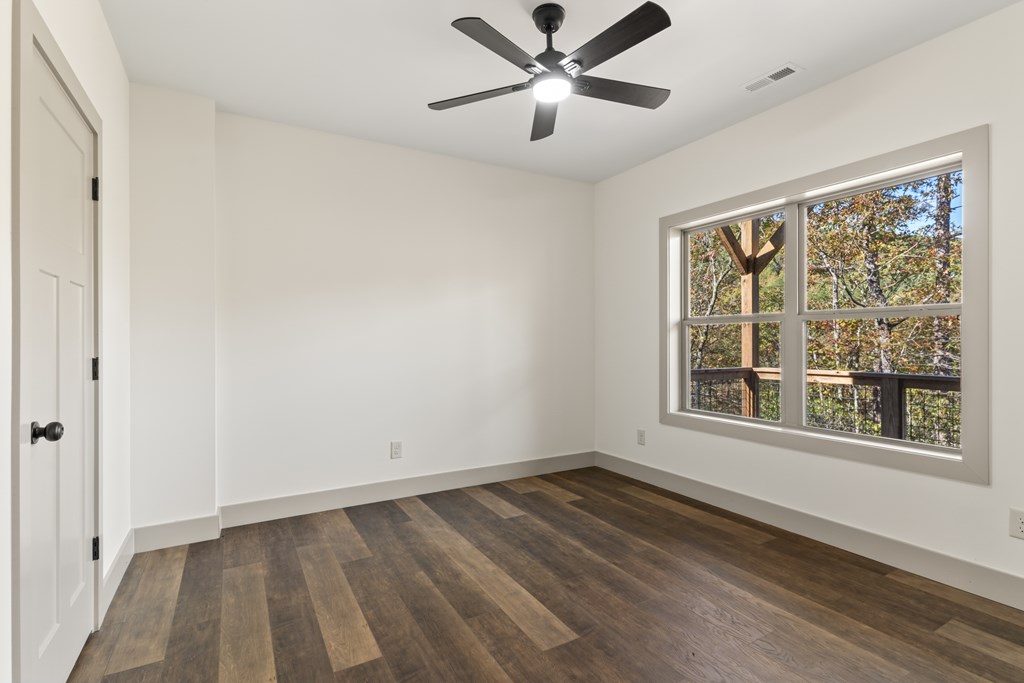 390 Fiddlers Way, Brasstown