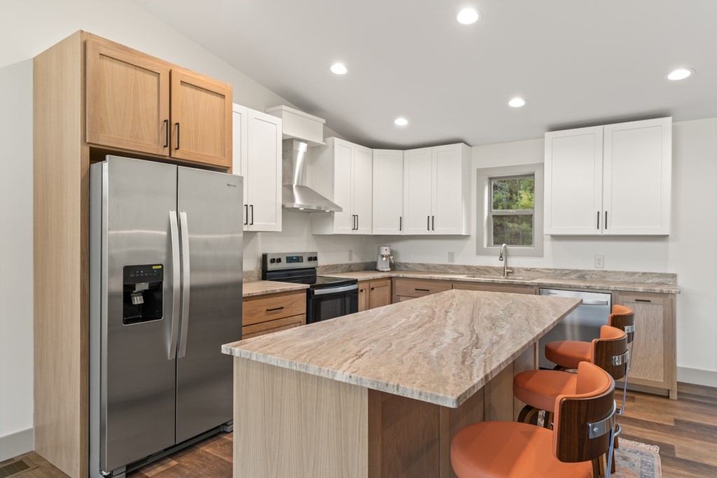 390 Fiddlers Way, Brasstown