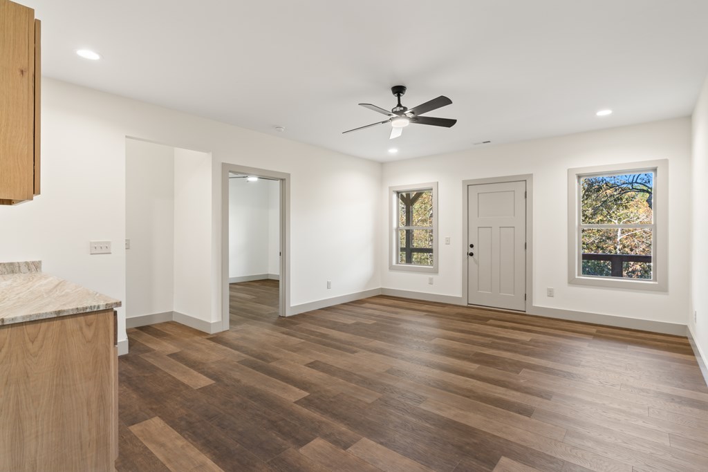 390 Fiddlers Way, Brasstown