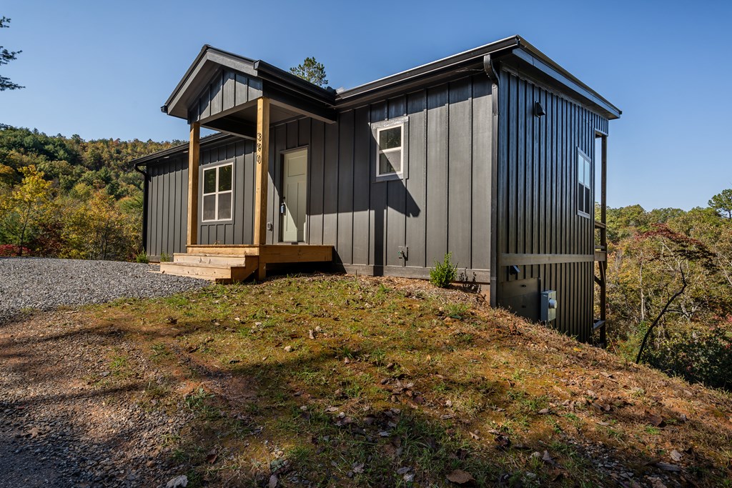 390 Fiddlers Way, Brasstown