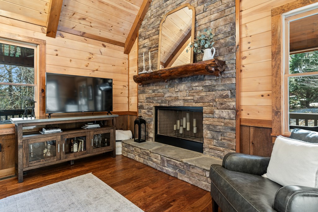 19 Chestnut Hills Road