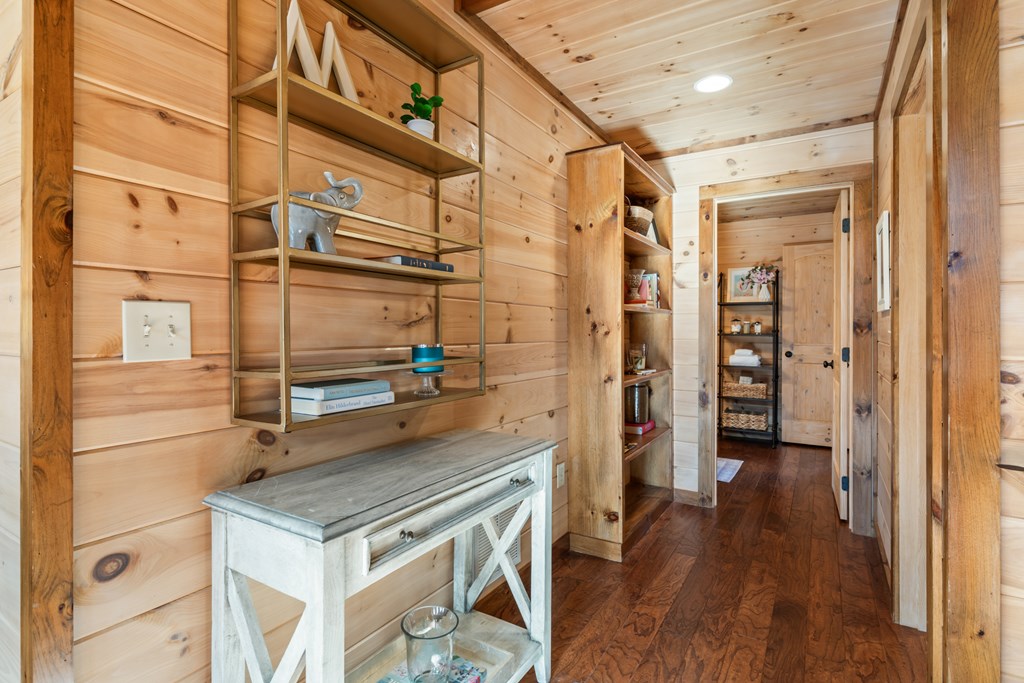 19 Chestnut Hills Road