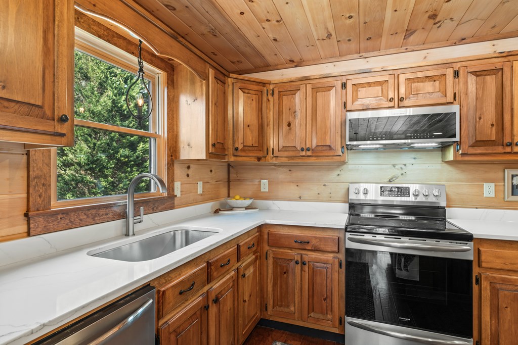 19 Chestnut Hills Road