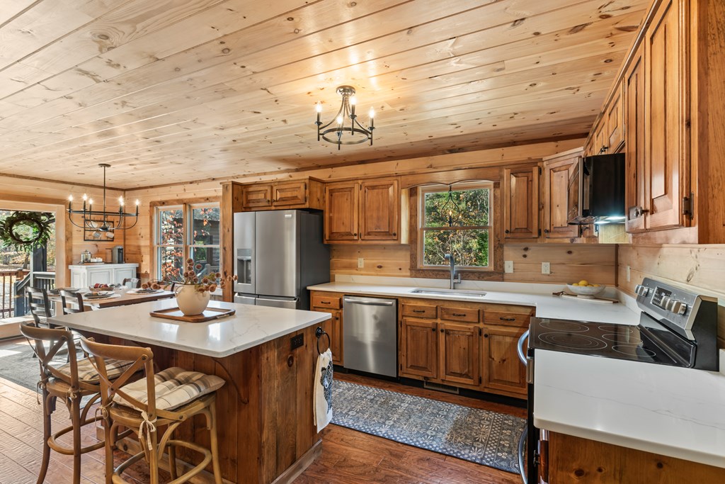 19 Chestnut Hills Road