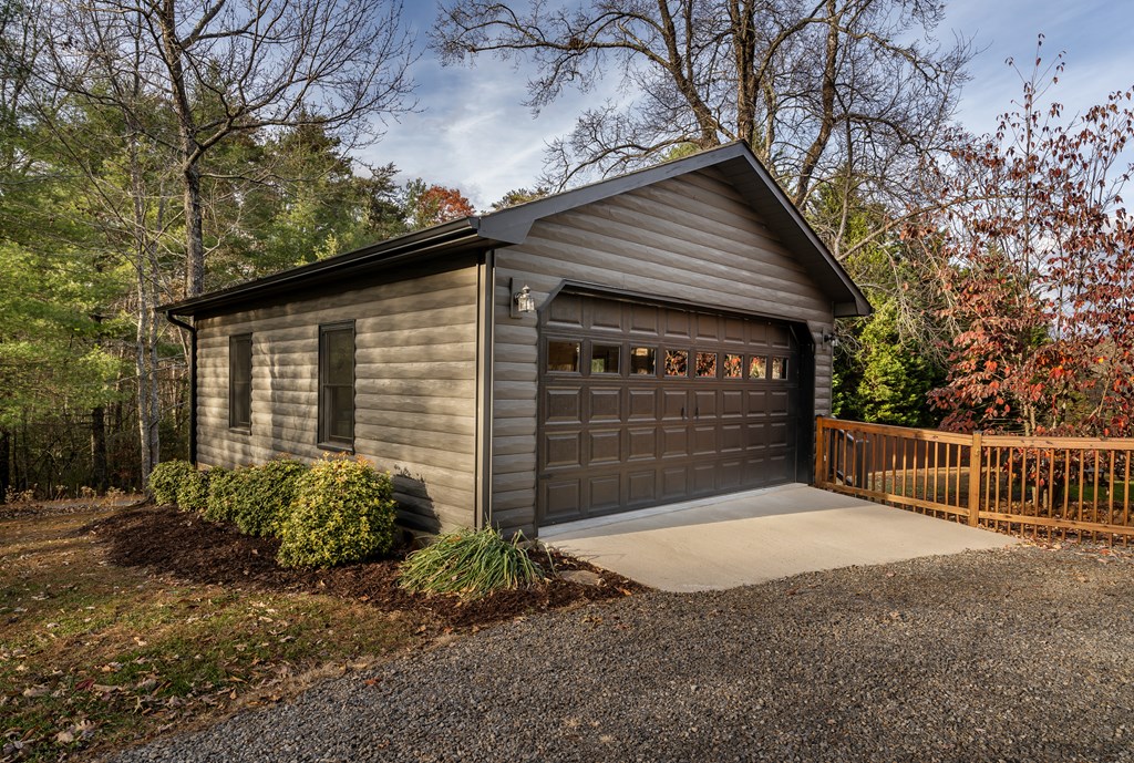 19 Chestnut Hills Road