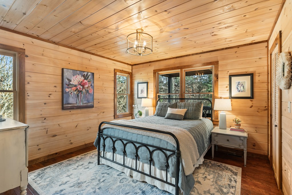 19 Chestnut Hills Road