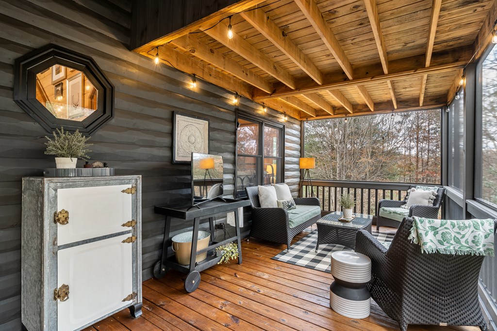 19 Chestnut Hills Road