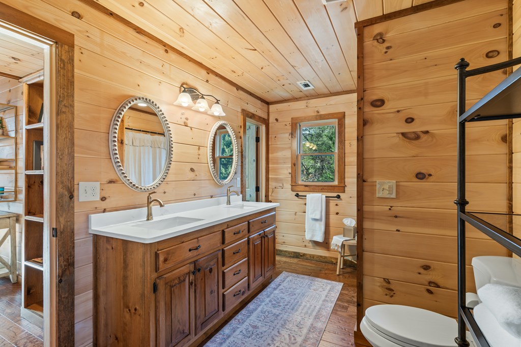 19 Chestnut Hills Road