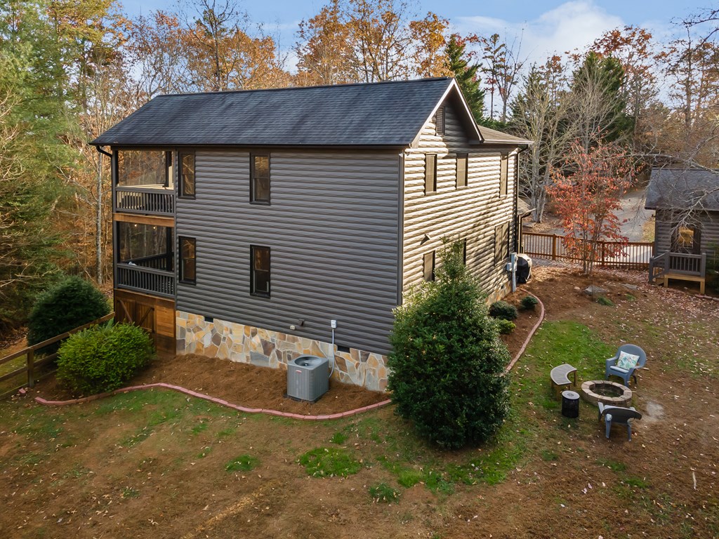 19 Chestnut Hills Road