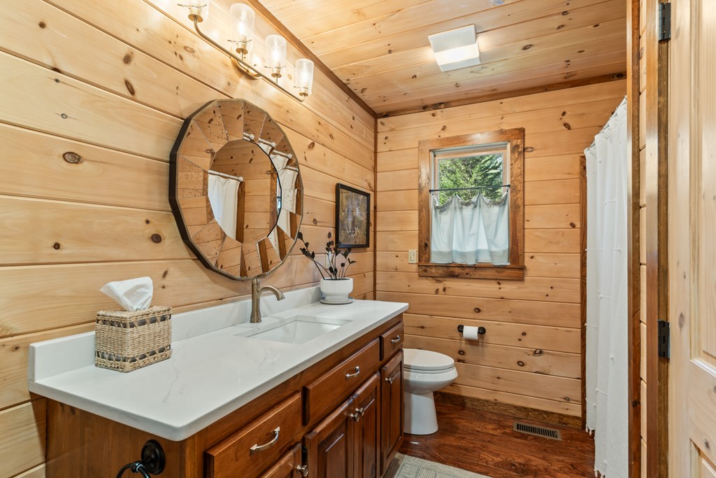 19 Chestnut Hills Road