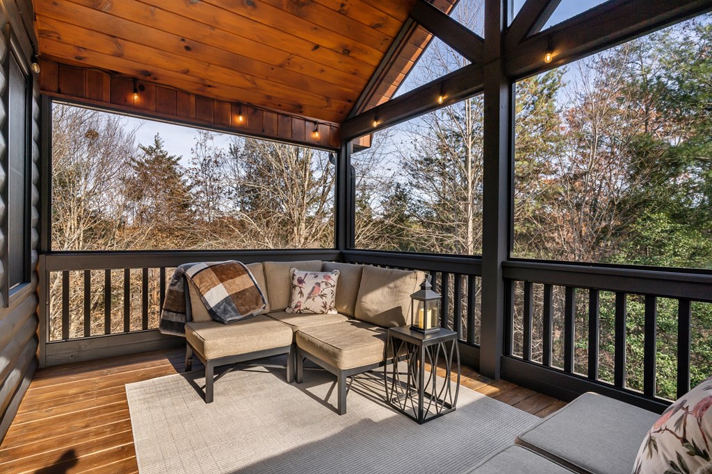 19 Chestnut Hills Road