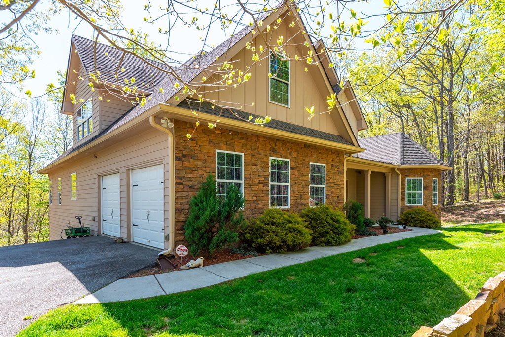 3184 Saint Andrews Way