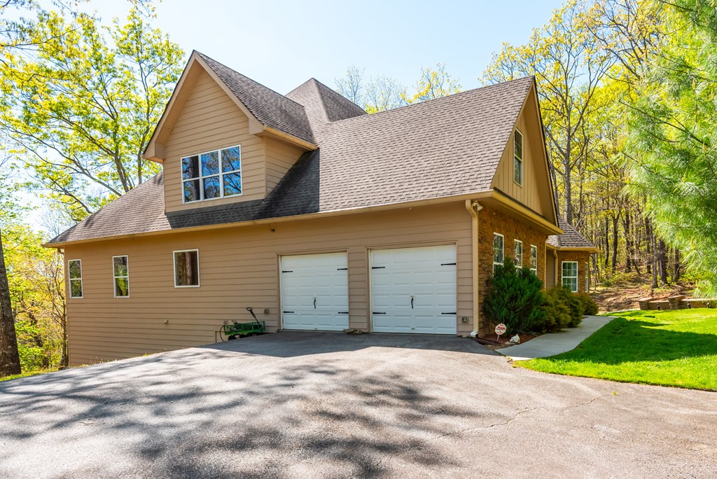 3184 Saint Andrews Way