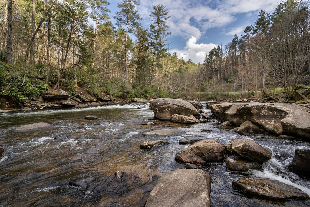 967 River Bend Lane